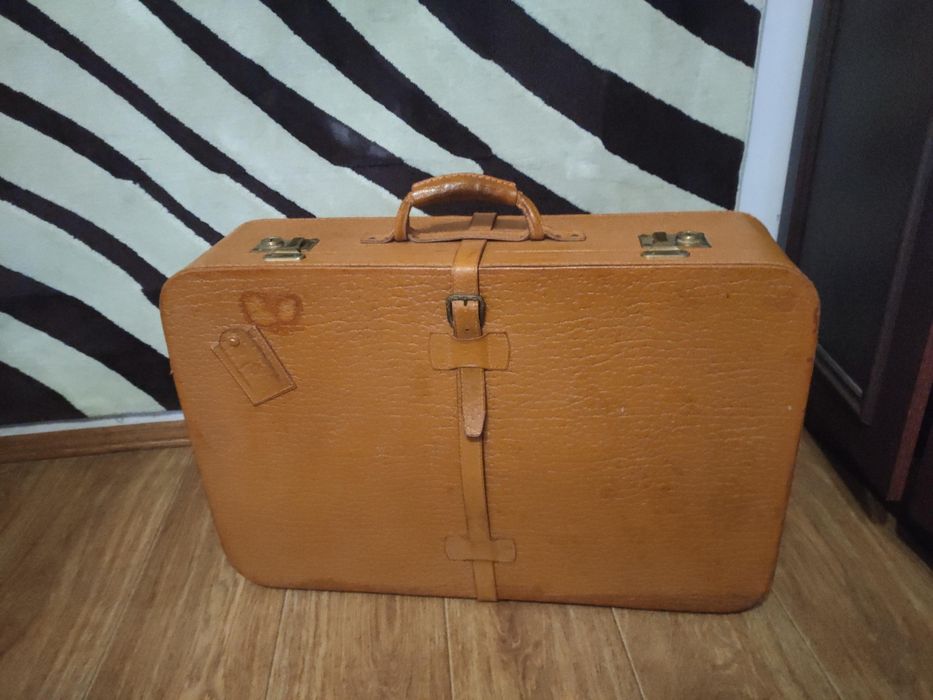 Валіза- чемодан шкіряна