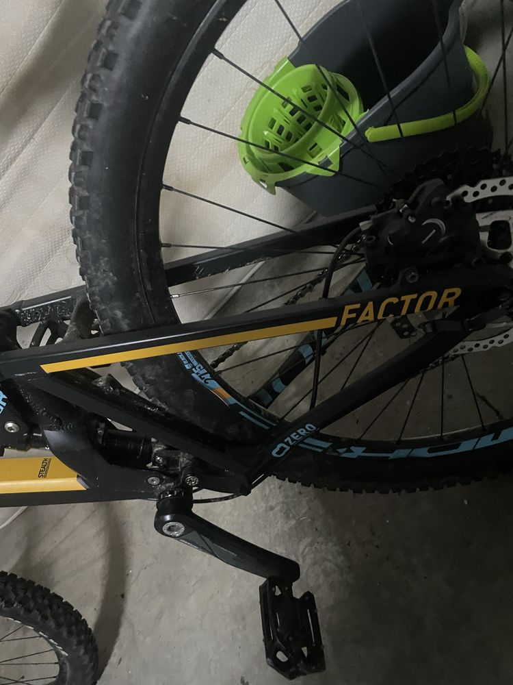 mondraker factor 27.5” 2018 black / orange / blue sky