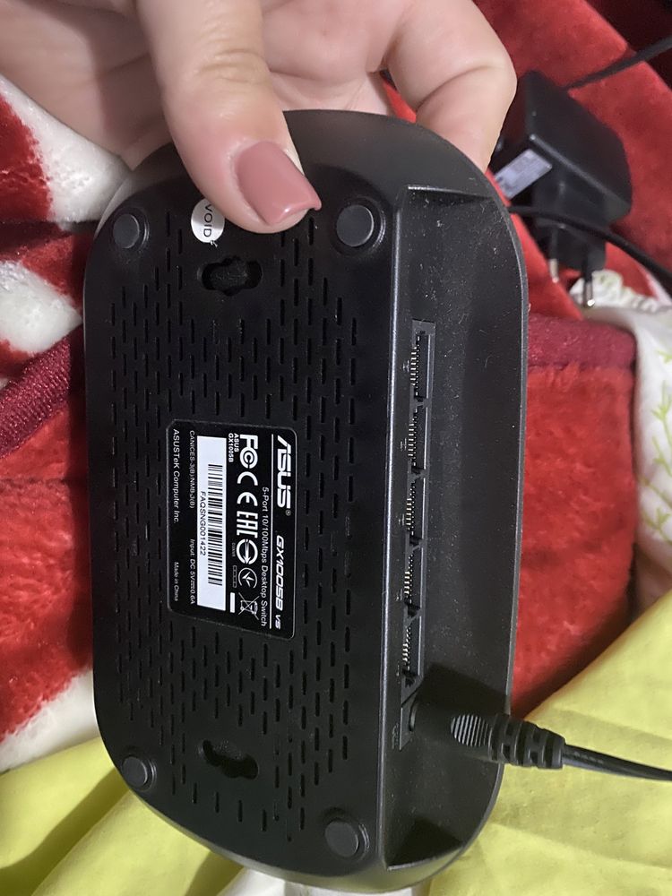 GX1005B Fast Ethernet Switch Asus