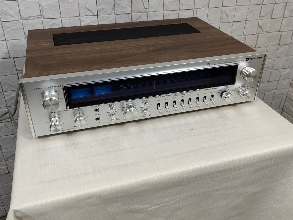 Toshiba SA-504 Analogowy amolitner FM stereo vintage