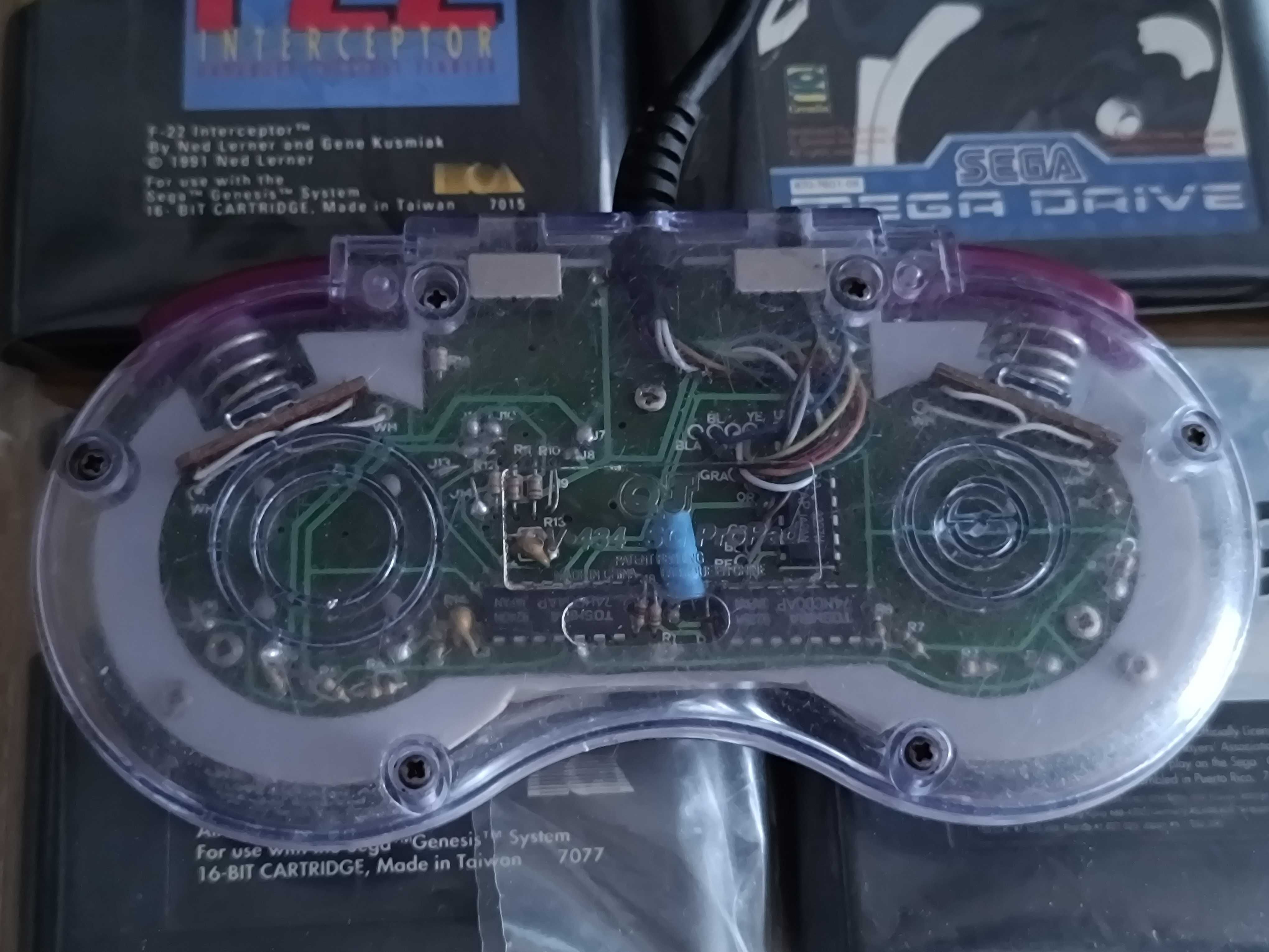 Sega Mega Drive 4 videogames e 1 comando