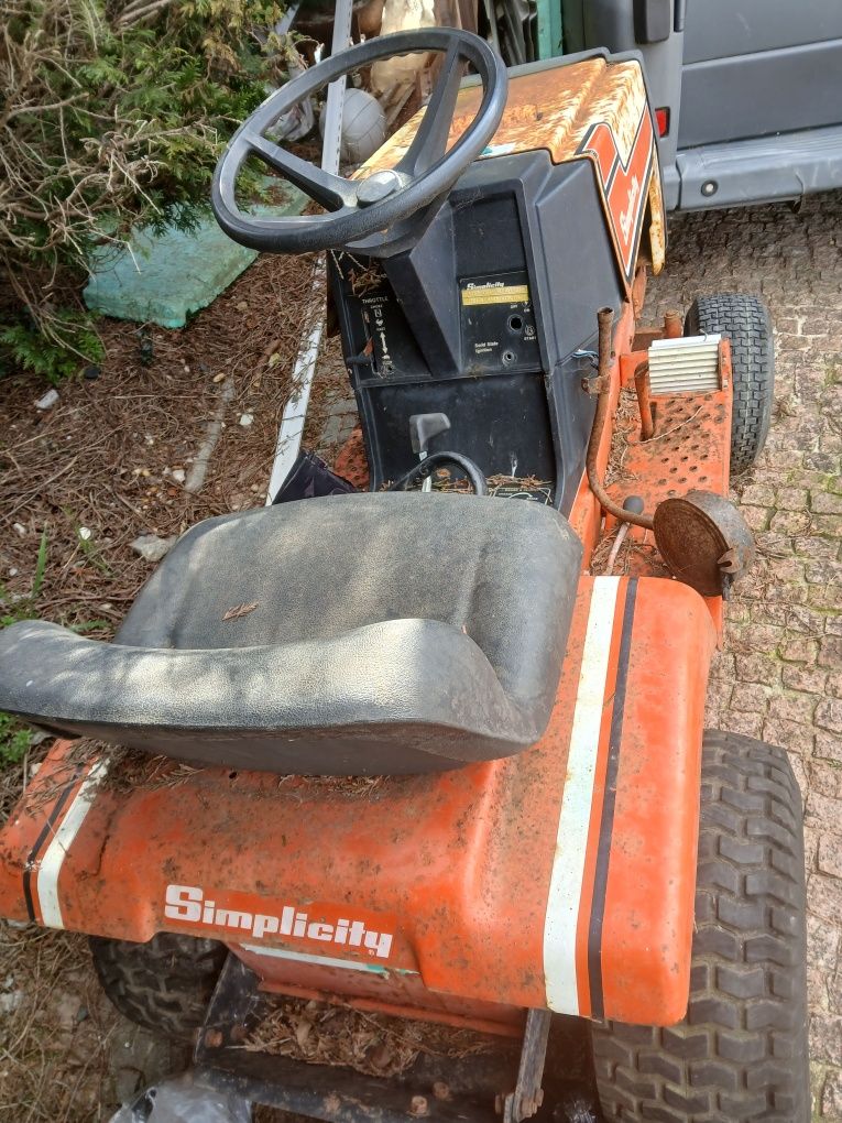 Vendo trator pequeno
