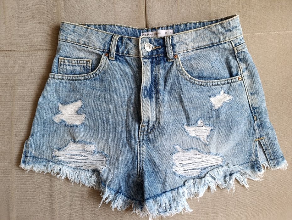 Джинсовые шорты Cropp р.S