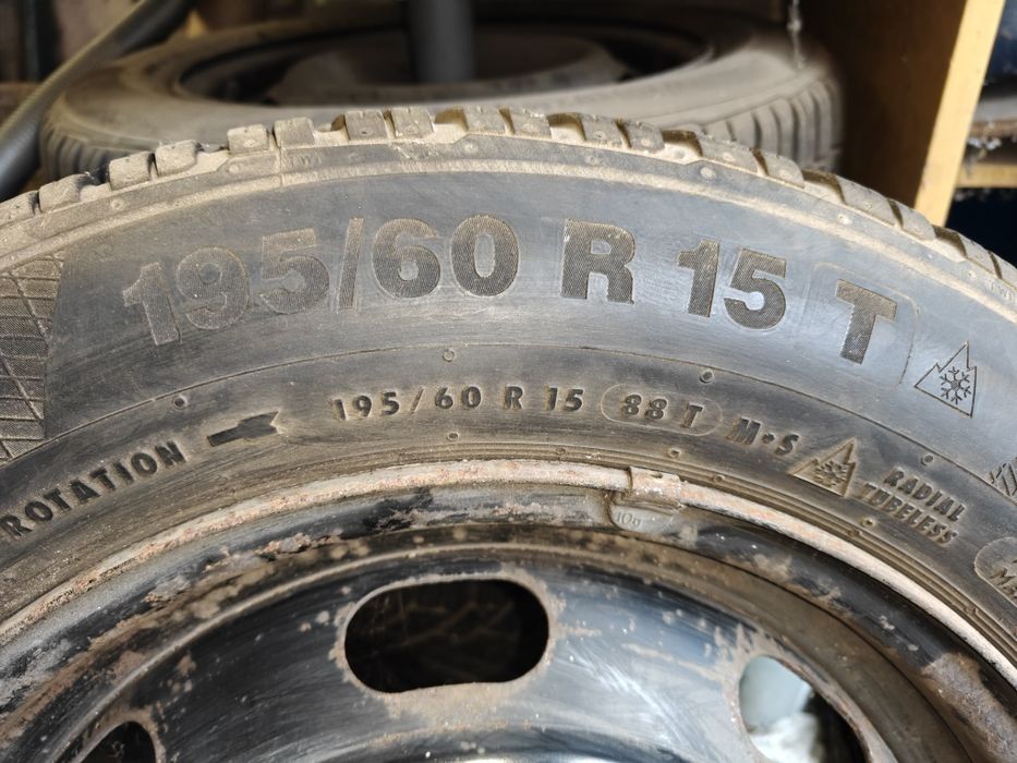 5 Felgi stalowe z oponami zimowymi + dojazdowe 195 60 R15 4x108