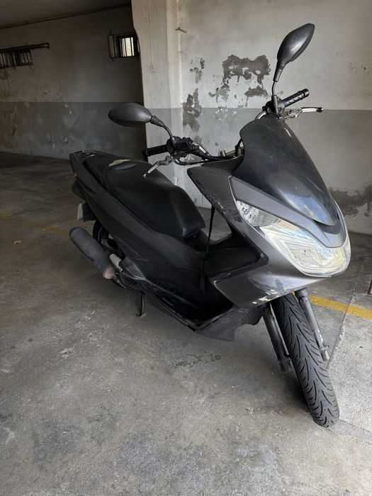 Vendo pcx 2014 com algumas marcas de uso