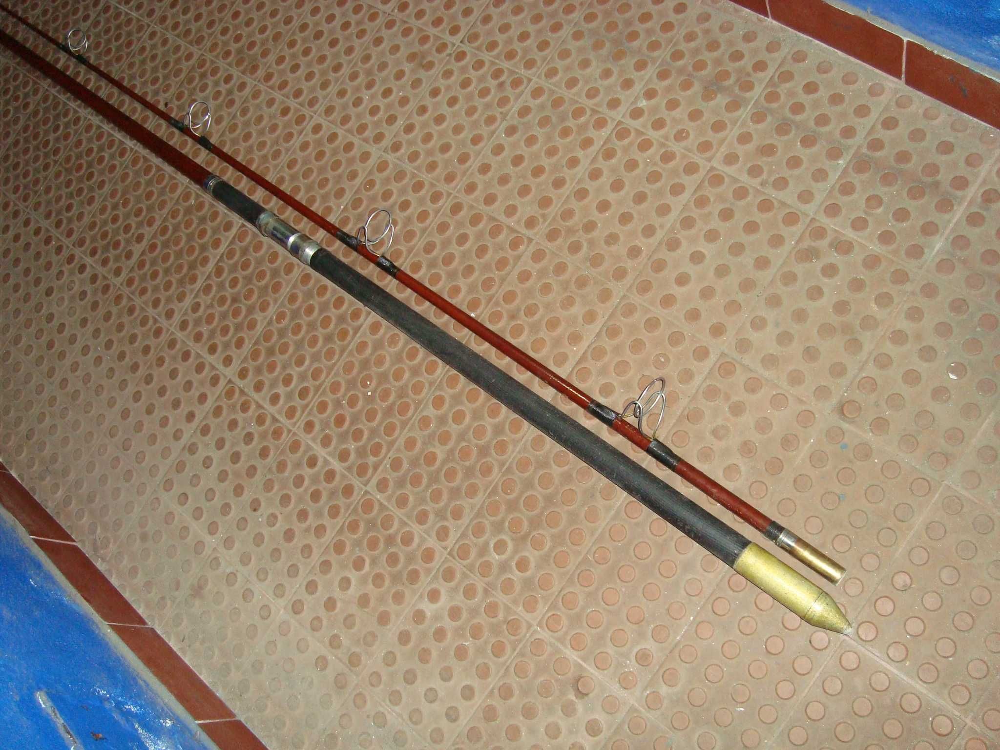 Canas  de  pesca   ( corvinas  e  congros )