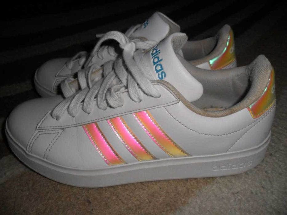 Белые кроссовки Adidas 38 р., білі кросівки