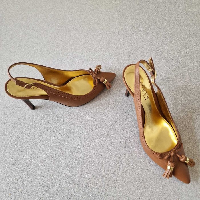 Sapatos abertos atrás camel da Ralfh Lauren