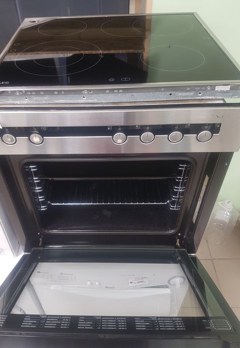 Електропоита вбудована + Електродуховка із конвекцією AEG E- 4000.