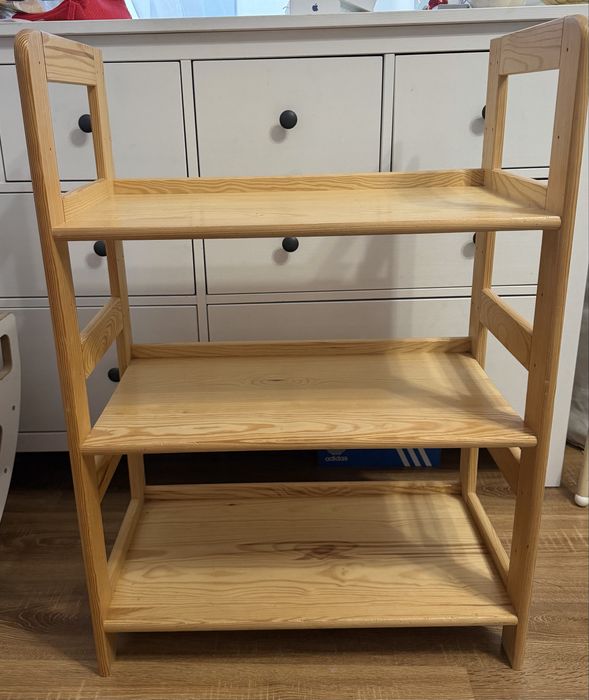 Regal sosnowy, rotacja zabawek