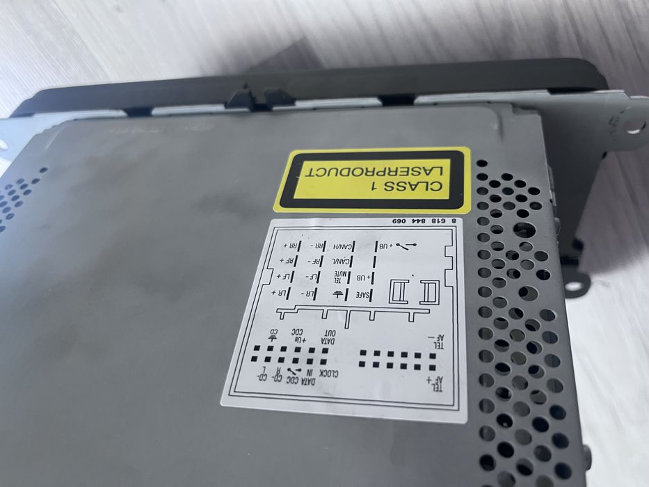 Штатна автомагнітола Volkswagen Passat