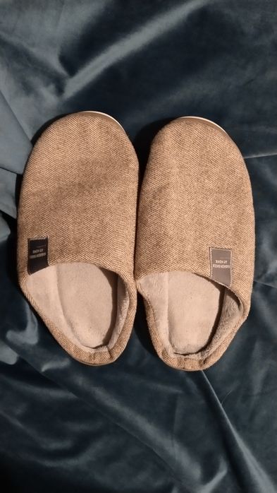 Мужские тапочки в хорошем состоянии