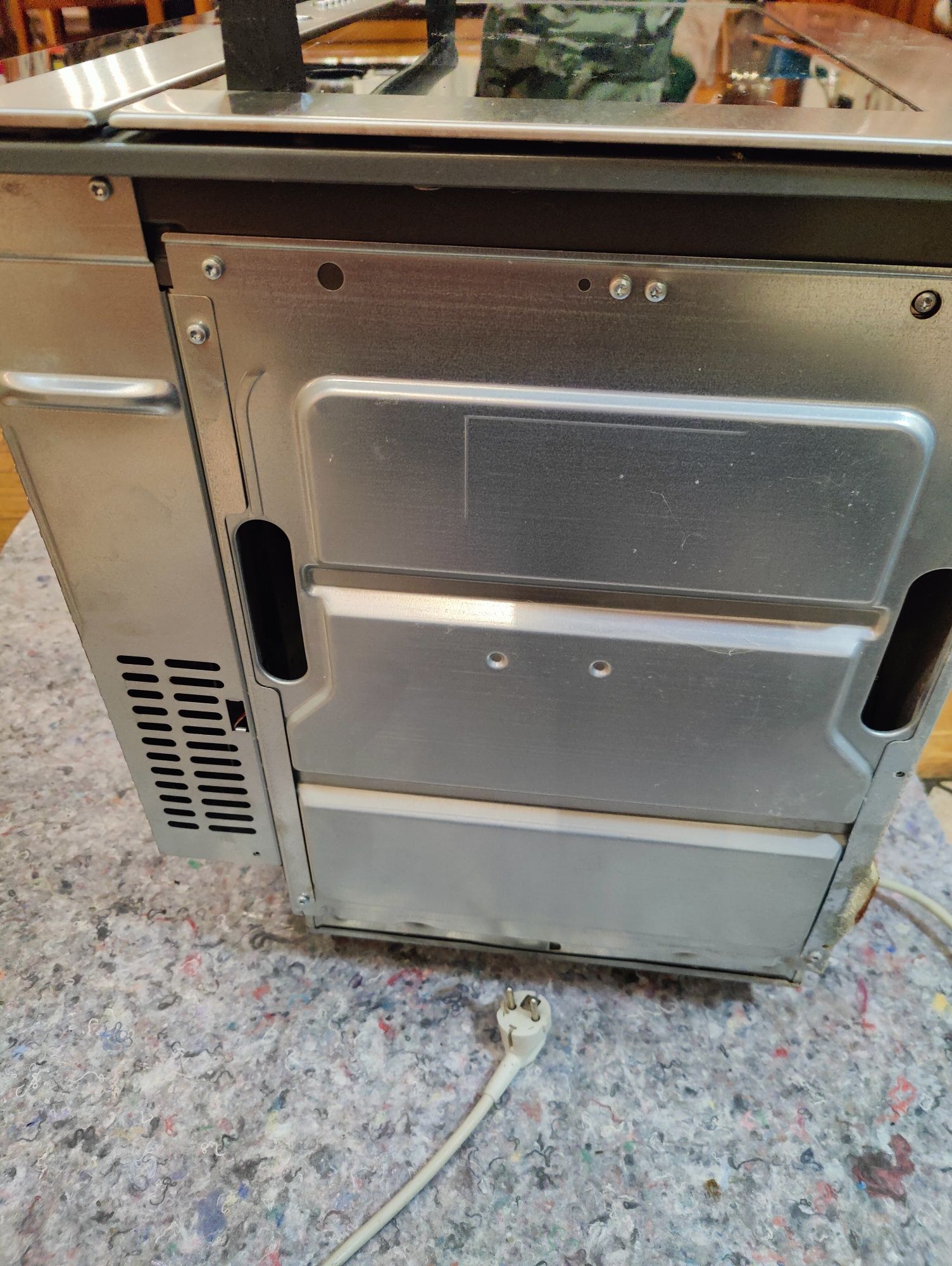 Piekarnik parowy Siemens HB26D550