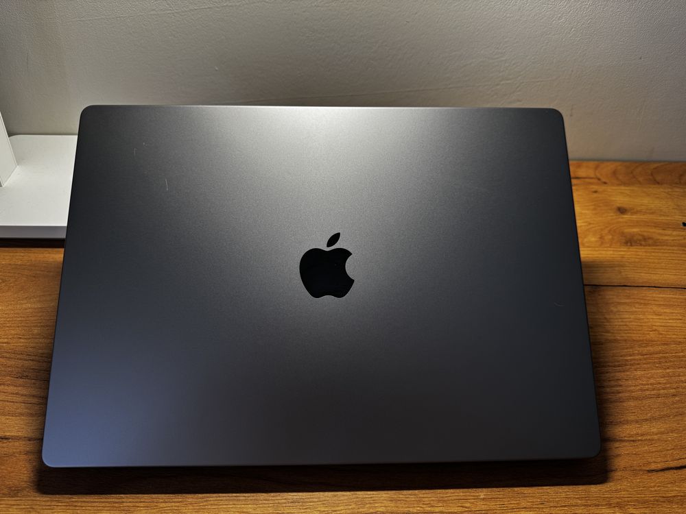 MacBook Pro 16’ 2021 M1 Pro 16Gb RAM 512Gb Space 90%