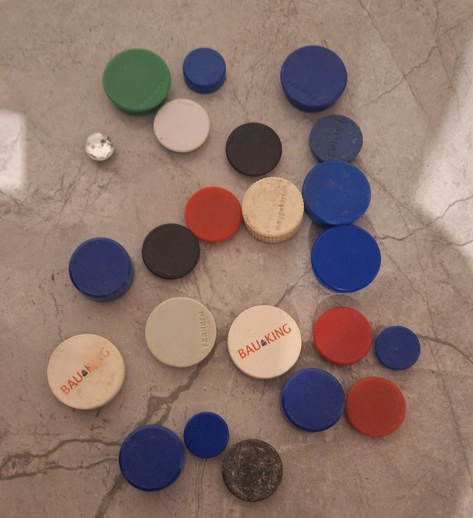 Magnesy do tablicy