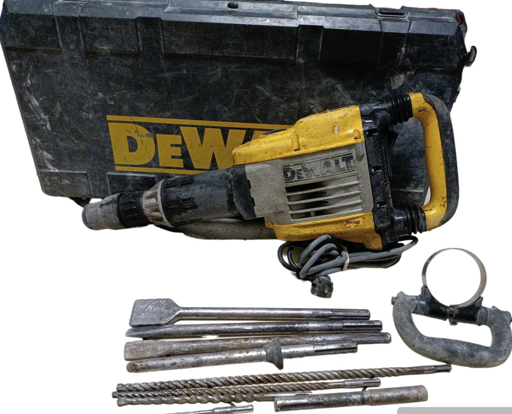 Młot wyburzeniowy DEWALT D25902K walizka