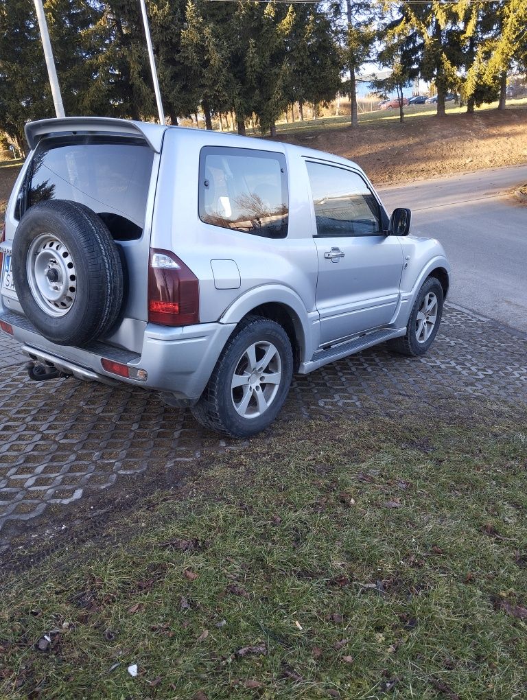 4 x 4  -  Mitscubishi Pajero Dakar