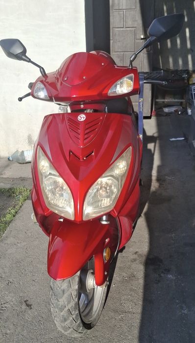 Продам скутер YIBEN 150куб