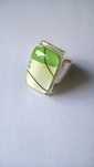 Anel com pedra de vidro Verde e Branco em prata