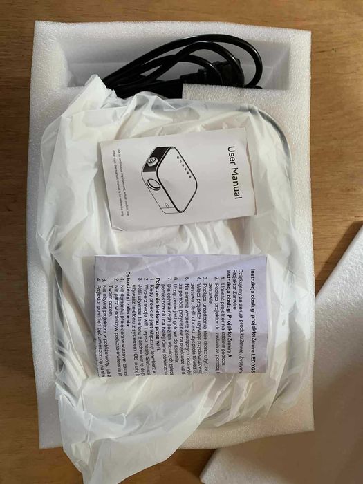 Projektor 4K Full HD WiFi Bluetooth ZENWIRE - praktycznie NOWY!