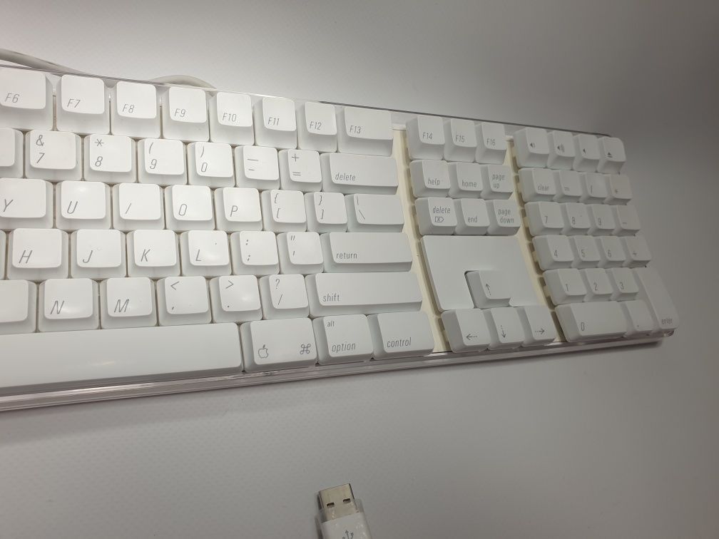 Клавиатура Apple A 1048