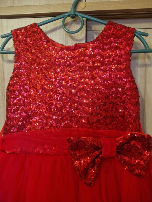 Святкова сукня на дівчинку 6-8 років