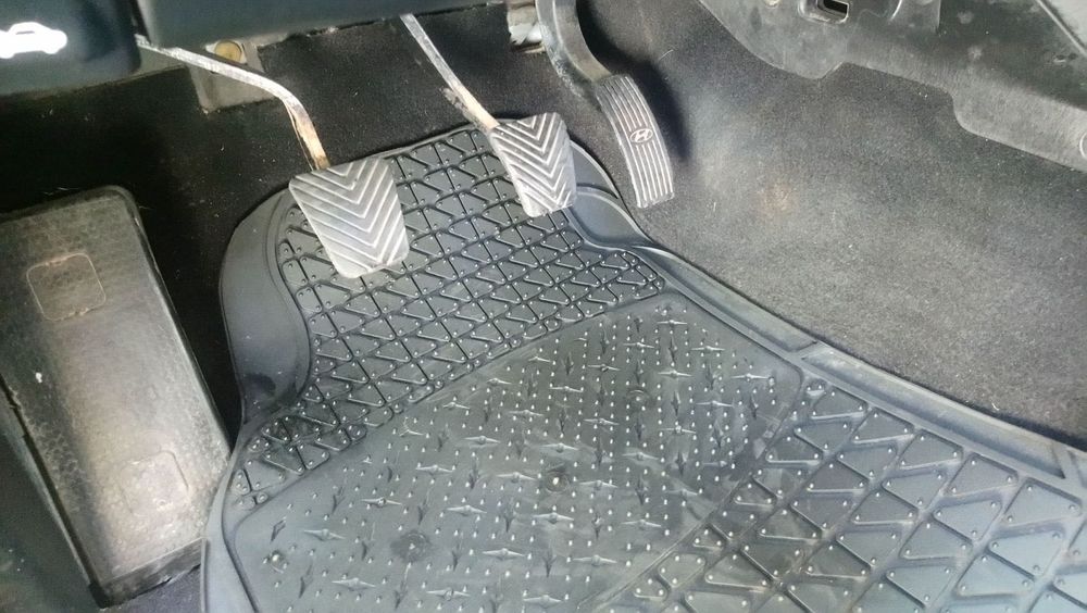 В Черкасах Hyundai Terracan Mitsubishi Pajero