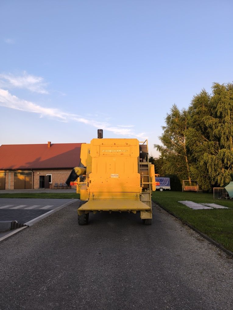 New Holland tx 32