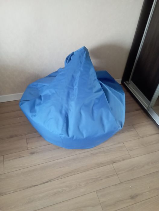 Пуфіки та столики