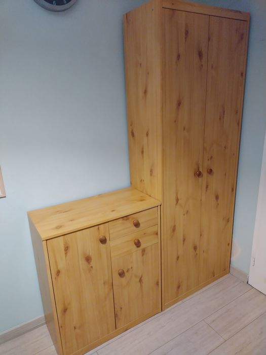 Meble dziecięce: szafa, szafki, regał