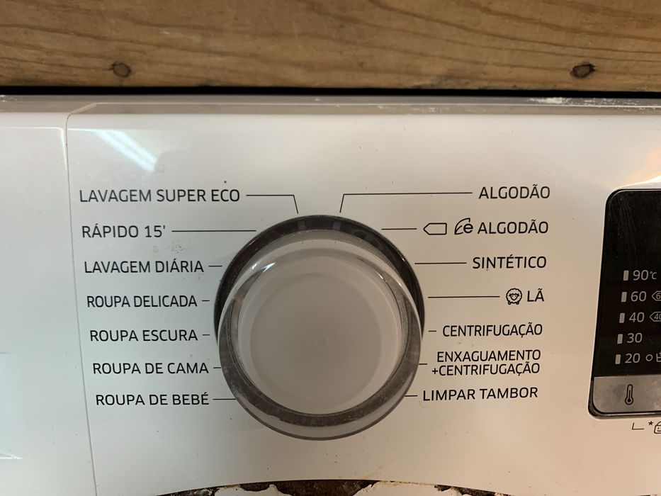 Maquina de lavar roupa