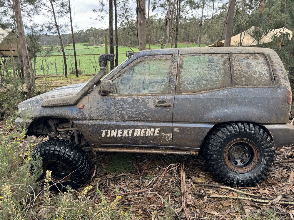 Jipe Nissan terrano 2.7 TD - todo terreno / TT / 4x4