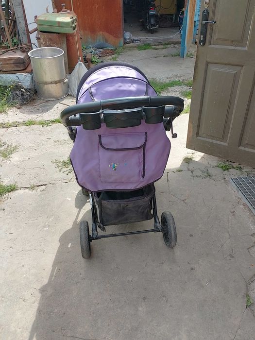 Прогулянкова коляска