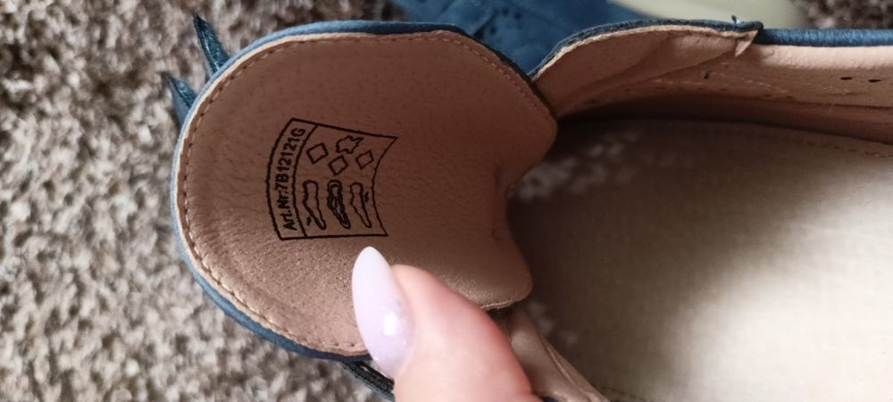 Lekkie zgrabne ażurowe półbuty damskie 39