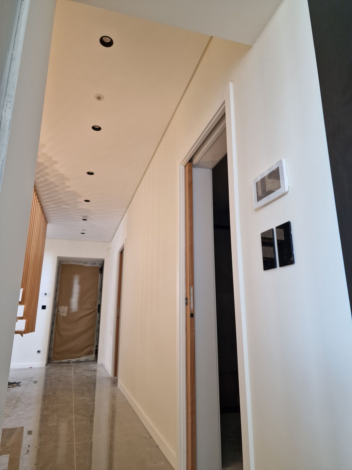 Fazemos  tudo o tipo de remodelação  como  cerâmica  pladur  pinturas