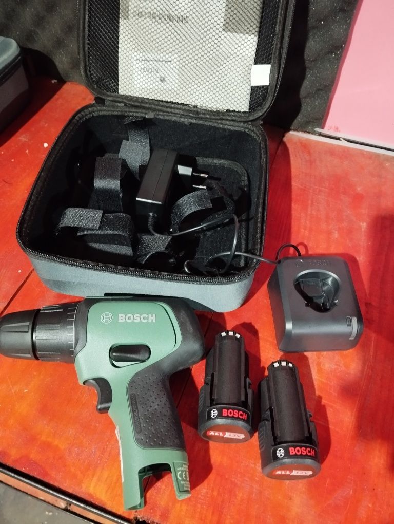 Новий, акумуляторний дриль -шурупокрут Bosch EasyImpact 12