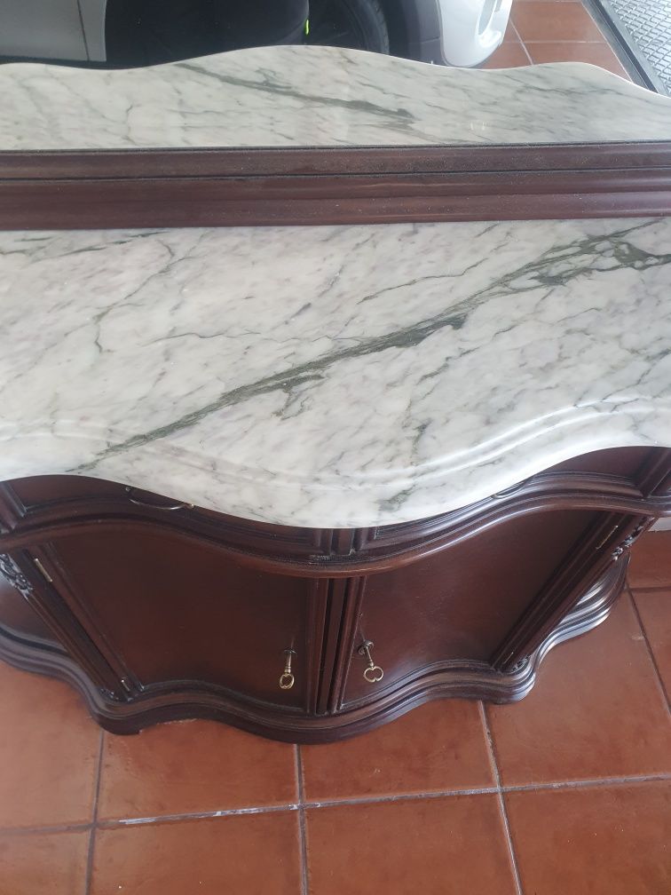 Vendo sapateira ...
