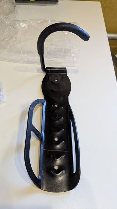 Металлическое крепление на стену для велосипеда и  электросамоката