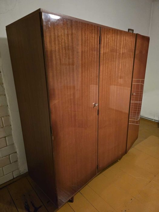 Szafa na wysoki połysk PRL 1973 rok