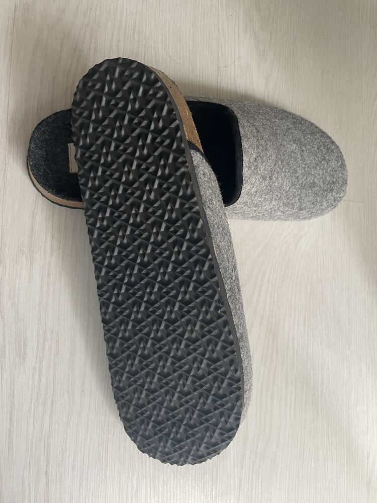 Nowe kapcie męskie,rozm.45