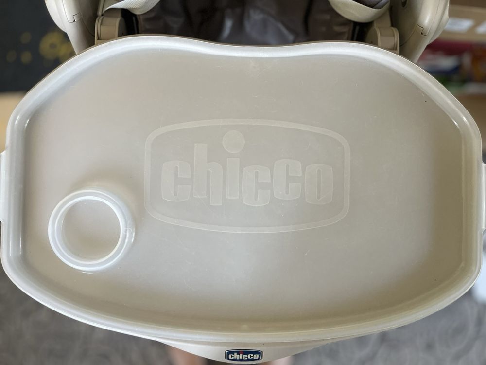 Продам стільчик Chicco
