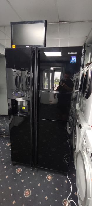 Холодильник Samsung side by side Чорне скло