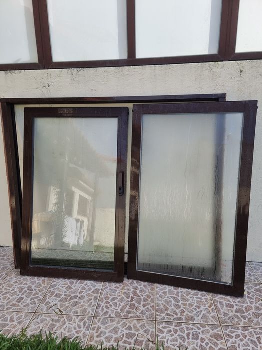 Janela alumínio castanho