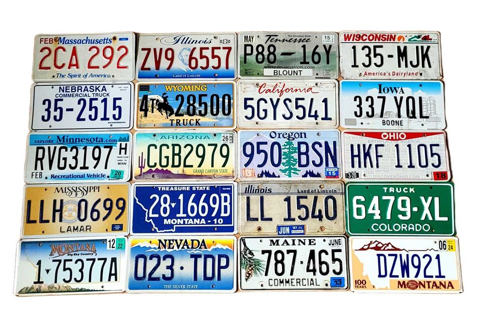 20 oryginalnych tablic rejestracyjnych z USA