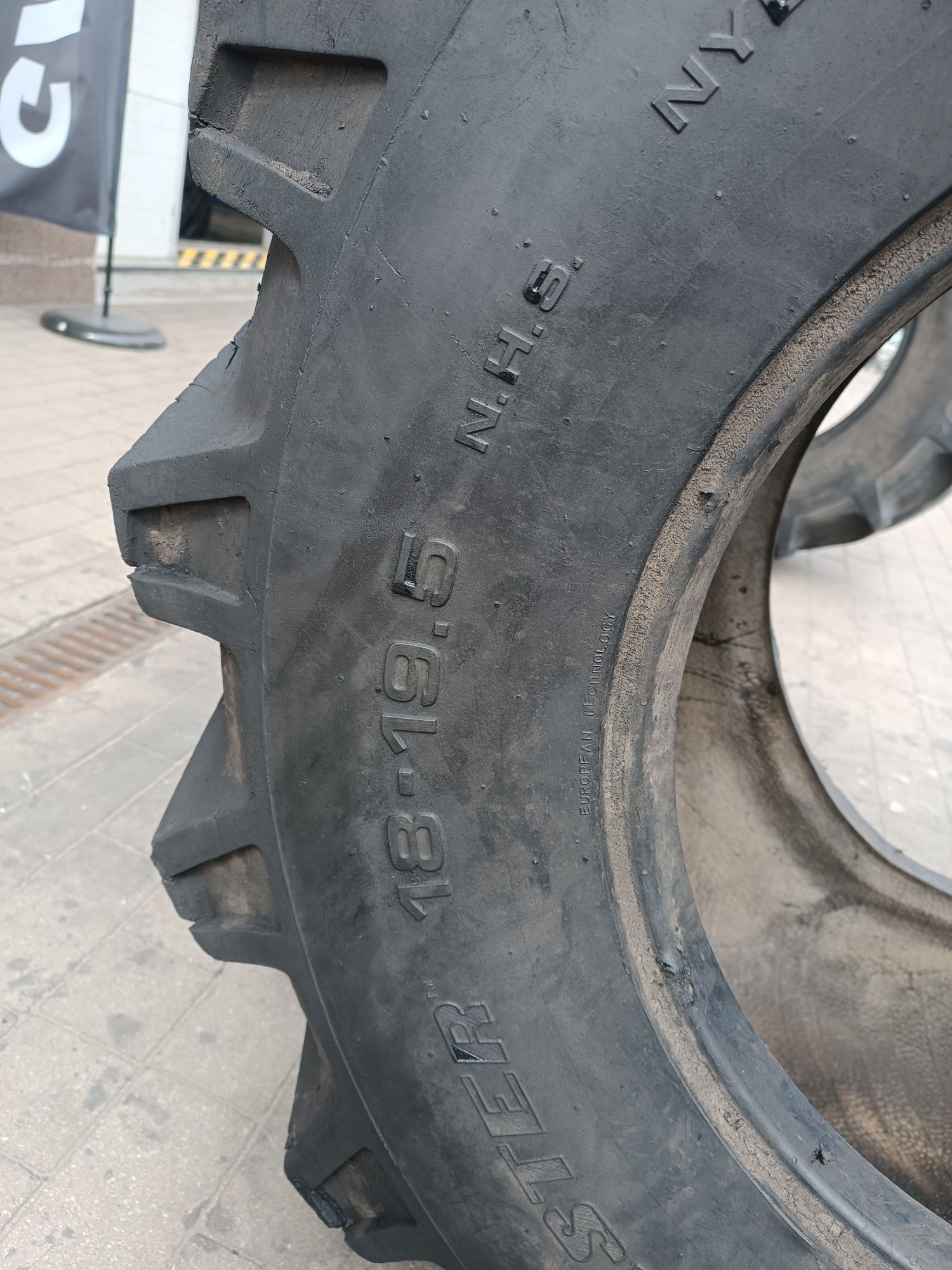 18-19.5 Solideal Tractionmaster 4l-R4