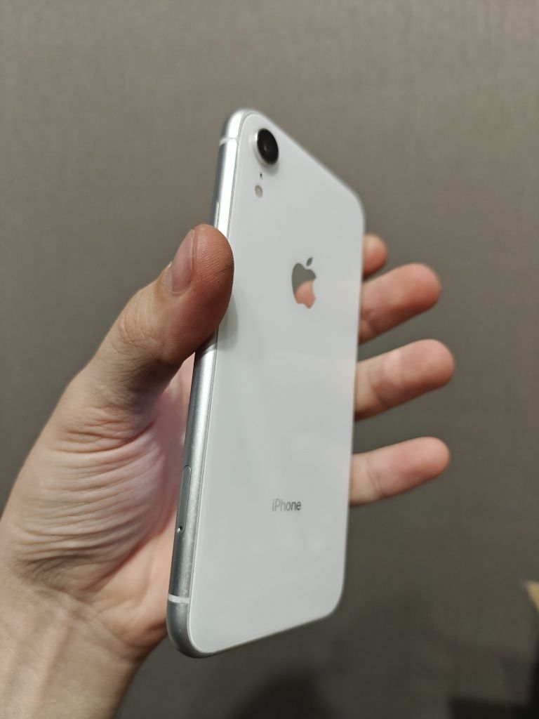 iPhone XR 64 White