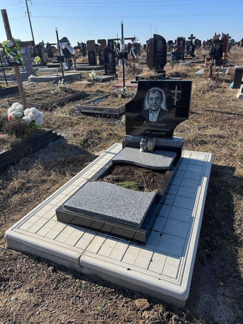 Бюджетні пам'ятники з НАТУРАЛЬНОГО ГРАНІТУ | Одинарні | Подвійні
