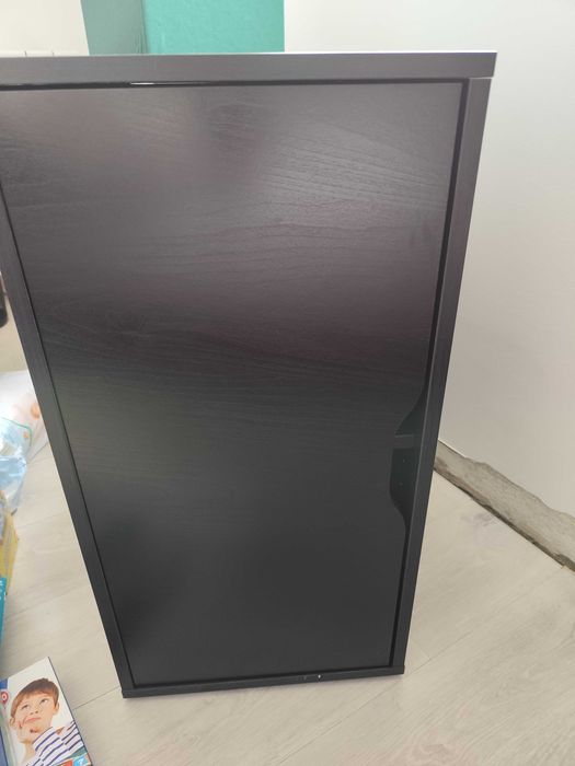 Móvel de arrumação como novo