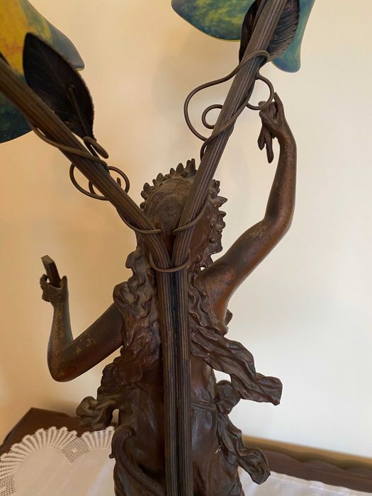 Candeeiro Arte Nova com 2 tulipas de Rancoulet