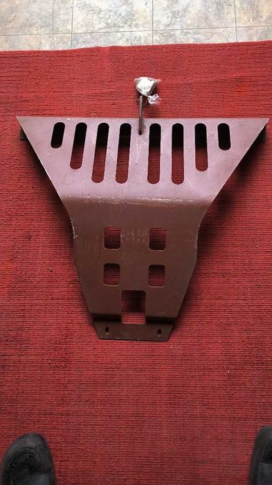 Продам защиту двигателя